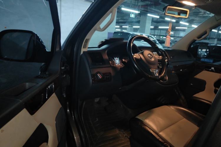 Used Volkswagen Multivan 2014 2.0 TSI Four-Wheel-Drive Executive Edition Driver Seat