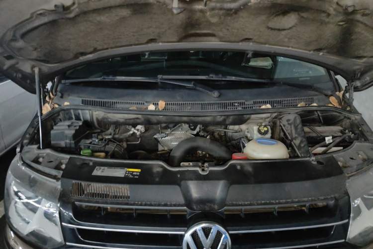 Used Volkswagen Multivan 2014 2.0 TSI Four-Wheel-Drive Executive Edition Engine Bay