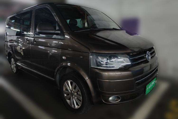 Used Volkswagen Multivan 2014 2.0 TSI Four-Wheel-Drive Executive Edition Front Right 45 Deg