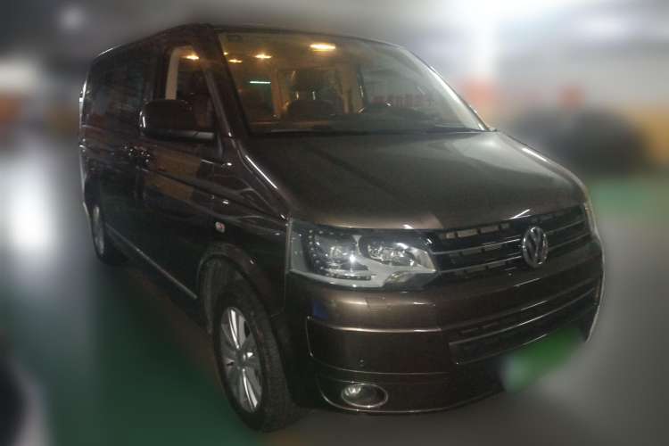 Used Volkswagen Multivan 2014 2.0 TSI Four-Wheel-Drive Executive Edition Front Right 45 Deg