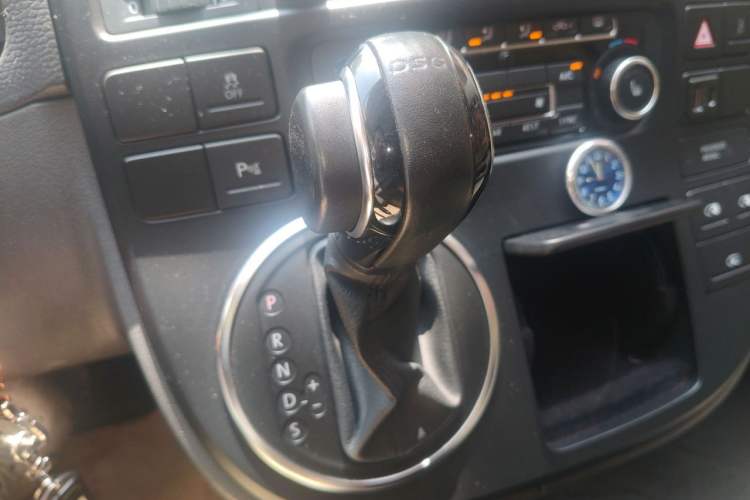 Used Volkswagen Multivan  Gear Lever