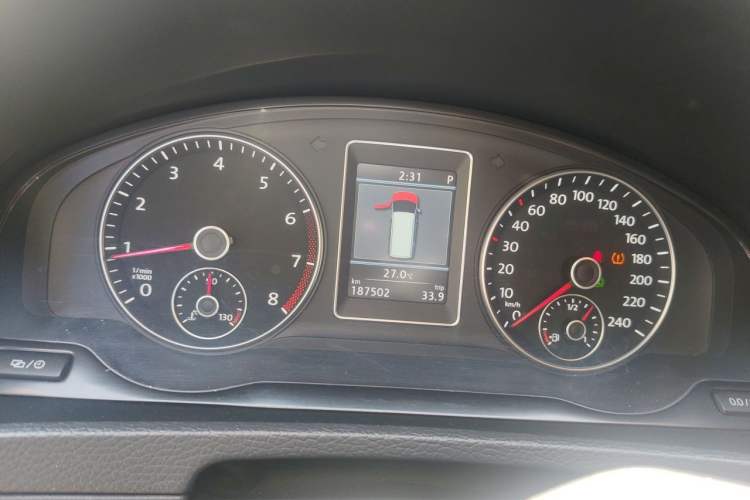 Used Volkswagen Multivan  Instrument Cluster
