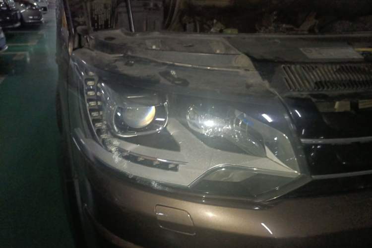 Used Volkswagen Multivan 2014 2.0 TSI Four-Wheel-Drive Executive Edition Right Front Headlight