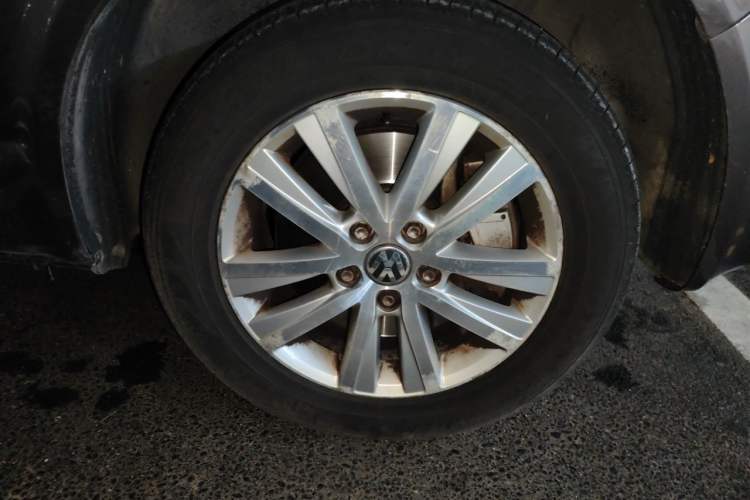Used Volkswagen Multivan 2014 2.0 TSI Four-Wheel-Drive Executive Edition Right Front Wheel Hub