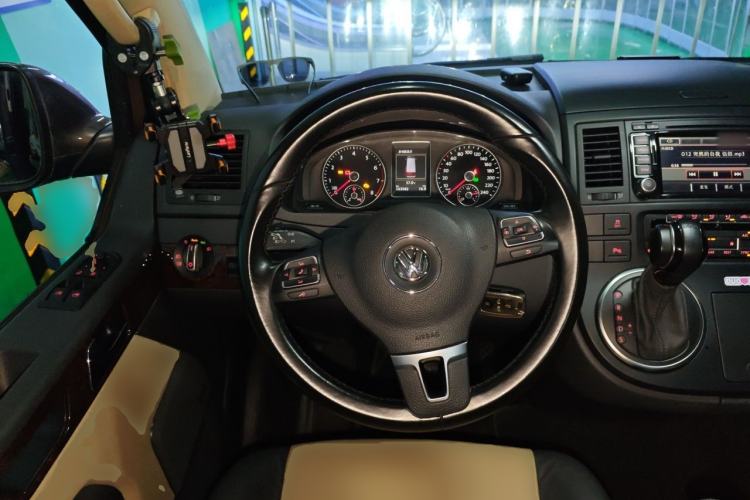 Used Volkswagen Multivan 2014 2.0 TSI Four-Wheel-Drive Executive Edition Steering Wheel