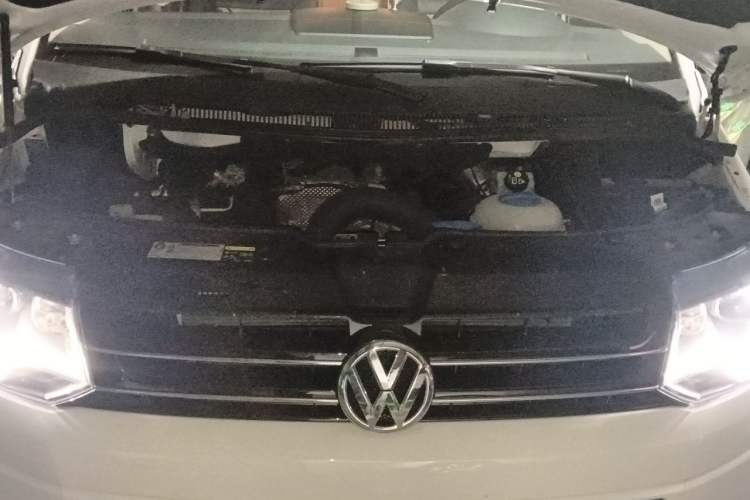 Used Volkswagen Multivan 2014 2.0 TSI Four-Wheel-Drive Executive Edition Engine Bay