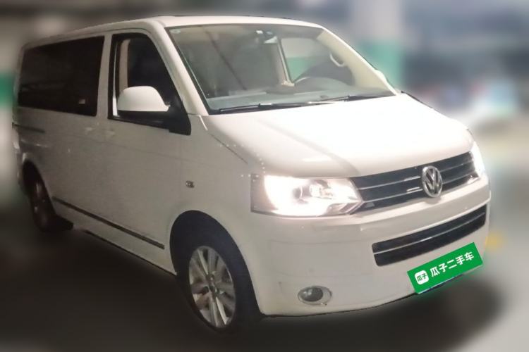 Used Volkswagen Multivan 2014 2.0 TSI Four-Wheel-Drive Executive Edition Front Right 45 Deg