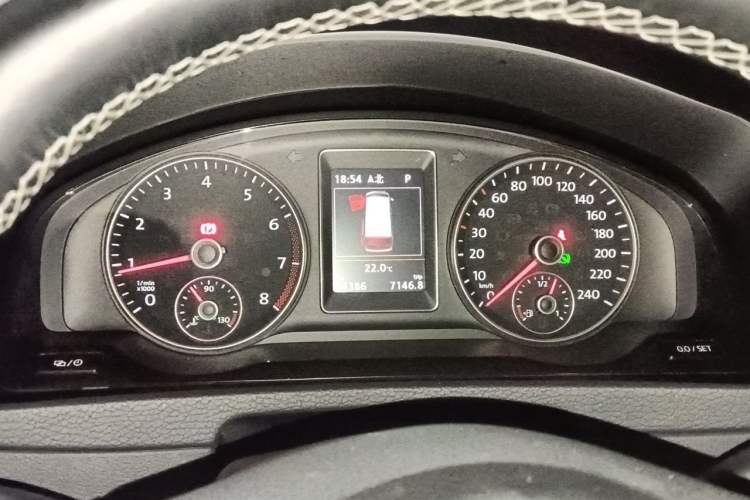 Used Volkswagen Multivan 2014 2.0 TSI Four-Wheel-Drive Executive Edition Instrument Cluster