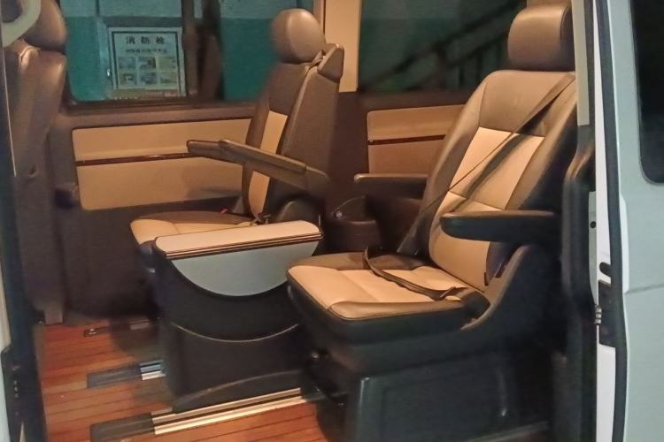 Used Volkswagen Multivan 2014 2.0 TSI Four-Wheel-Drive Executive Edition Left Rear Seat