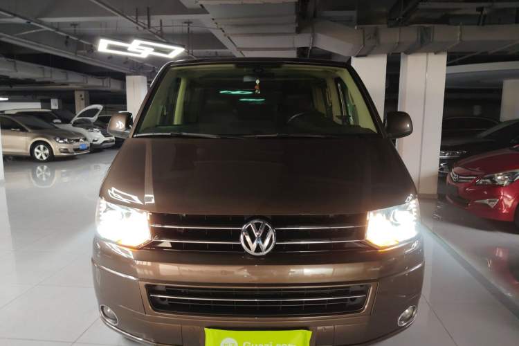 Used Volkswagen Multivan 2014 2.0 TSI Four-Wheel-Drive Executive Edition Front