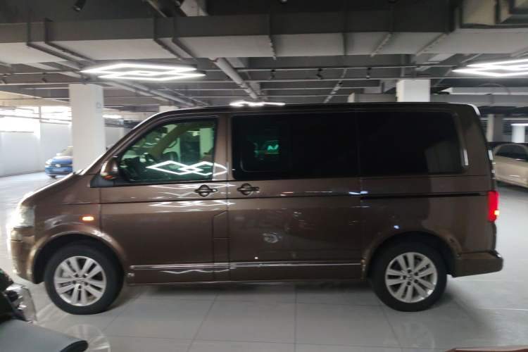 Used Volkswagen Multivan 2014 2.0 TSI Four-Wheel-Drive Executive Edition Left Side