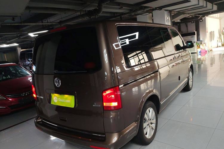 Used Volkswagen Multivan 2014 2.0 TSI Four-Wheel-Drive Executive Edition Rear Right 45 Deg