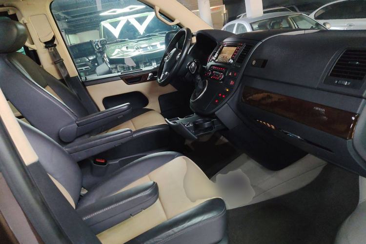 Used Volkswagen Multivan 2014 2.0 TSI Four-Wheel-Drive Executive Edition Right Front Seat