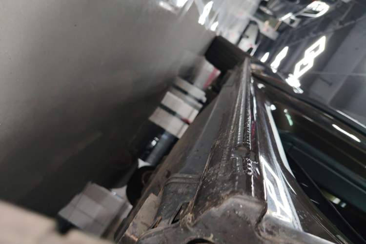 Used Volkswagen Multivan 2014 2.0 TSI Four-Wheel-Drive Executive Edition Right Side Sill