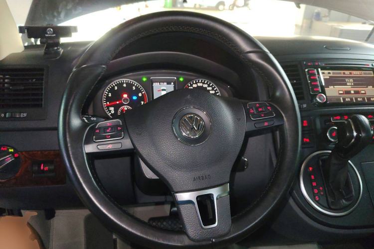 Used Volkswagen Multivan 2014 2.0 TSI Four-Wheel-Drive Executive Edition Steering Wheel