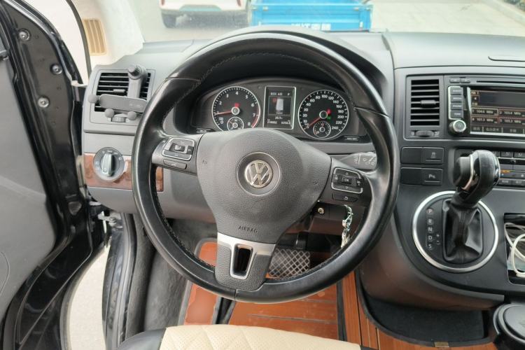 Used Volkswagen Multivan  Steering Wheel