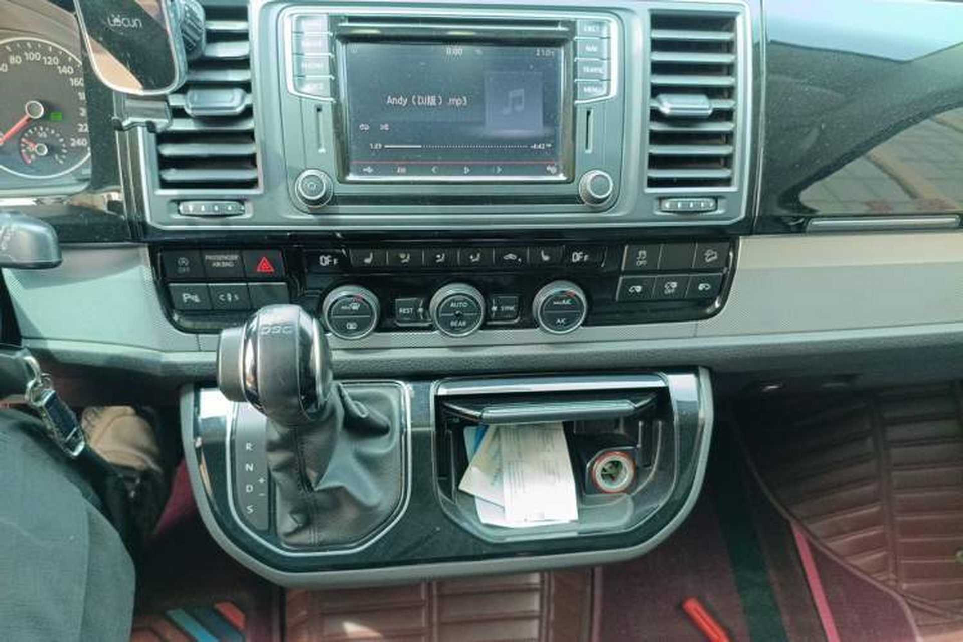 Used Volkswagen Multivan 2016 2.0 TSI 4x4 Premium Edition 7-Seater Audio And AC Panel