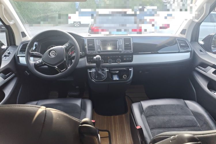 Used Volkswagen Multivan 2016 2.0 TSI 4x4 Premium Edition 7-Seater Center Console