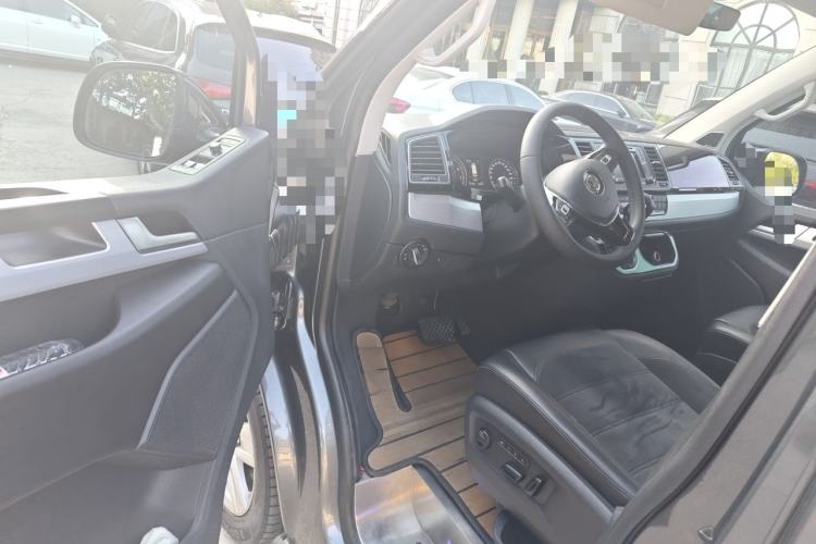 Used Volkswagen Multivan 2016 2.0 TSI 4x4 Premium Edition 7-Seater Driver Seat