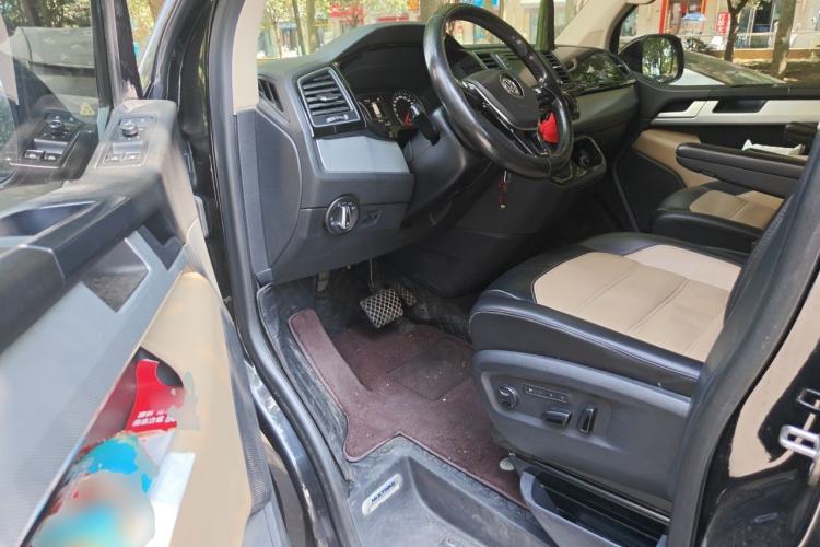 Used Volkswagen Multivan 2016 2.0 TSI 4x4 Premium Edition 7-Seater Driver Seat