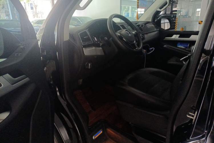 Used Volkswagen Multivan 2016 2.0 TSI Two-Wheel Drive Luxury Edition 7 Seats Driver Seat