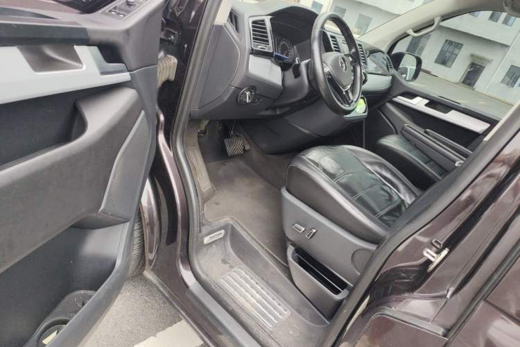 Used Volkswagen Multivan 2016 2.0 TSI 4x4 Premium Edition 7-Seater Driver Seat