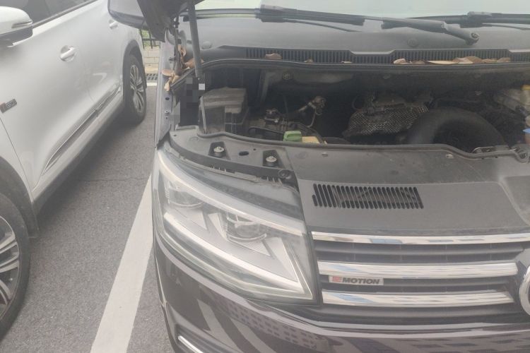 Used Volkswagen Multivan 2016 2.0 TSI 4x4 Premium Edition 7-Seater Engine Bay Right