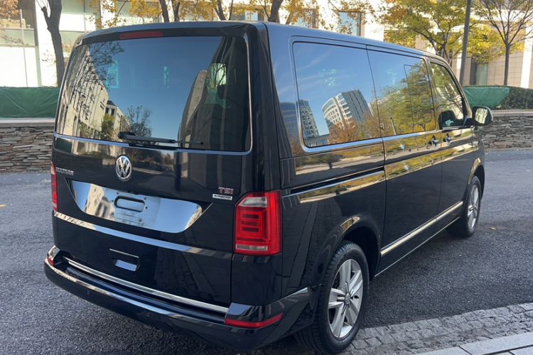 Used Volkswagen Multivan 2016 2.0 TSI Two-Wheel Drive Luxury Edition 7 Seats Exterior 7