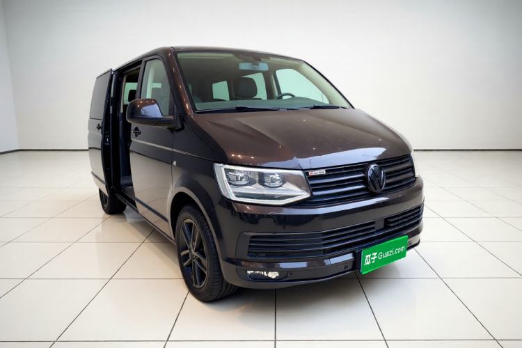 Used Volkswagen Multivan 2016 2.0 TSI 4x4 Premium Edition 7-Seater Front Right 45 Deg