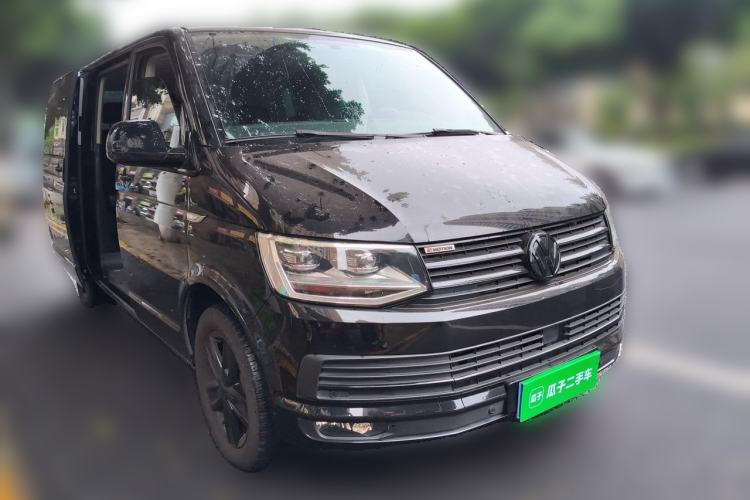Used Volkswagen Multivan 2016 2.0 TSI 4x4 Premium Edition 7-Seater Front Right 45 Deg