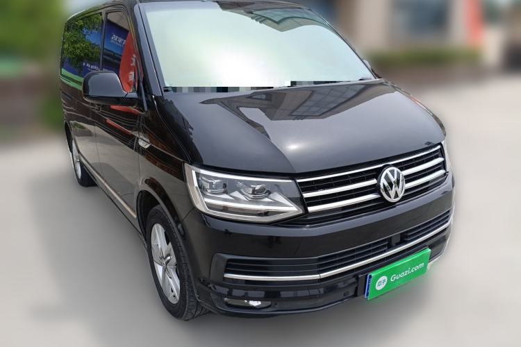 Used Volkswagen Multivan 2016 2.0 TSI 4x4 Premium Edition 7-Seater Front Right 45 Deg