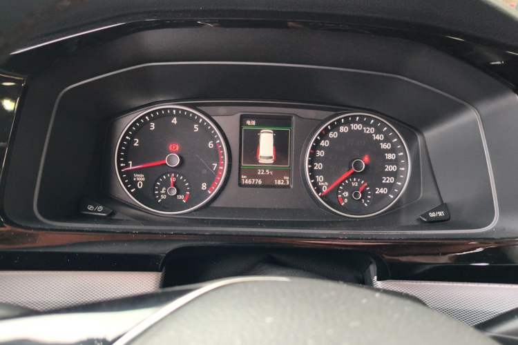 Used Volkswagen Multivan 2016 2.0 TSI 4x4 Premium Edition 7-Seater Instrument Cluster