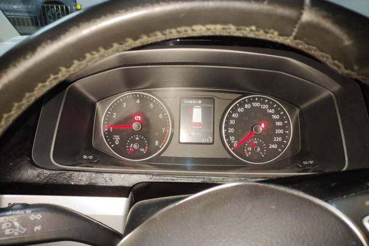 Used Volkswagen Multivan 2016 2.0 TSI Two-Wheel Drive Luxury Edition 6 Seats Instrument Cluster