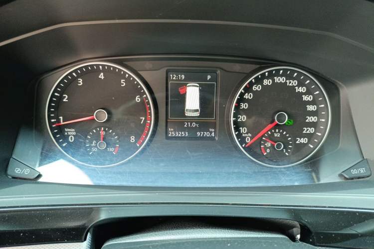 Used Volkswagen Multivan 2016 2.0 TSI 4x4 Premium Edition 7-Seater Instrument Cluster