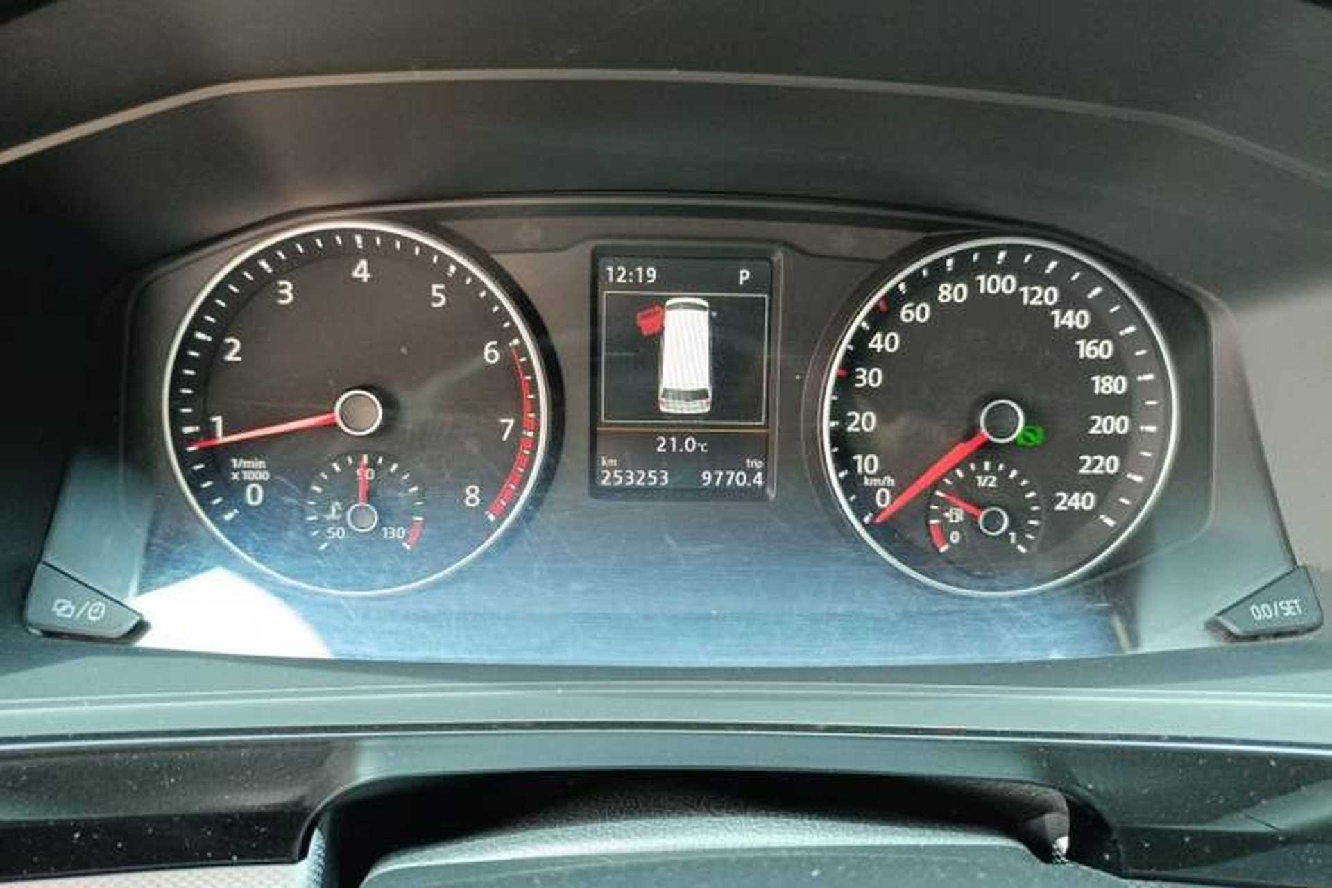 Used Volkswagen Multivan 2016 2.0 TSI 4x4 Premium Edition 7-Seater Instrument Cluster