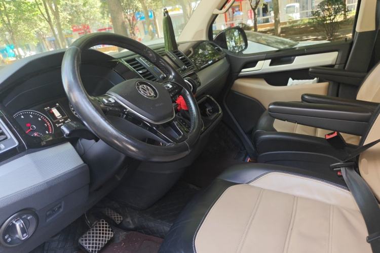 Used Volkswagen Multivan 2016 2.0 TSI 4x4 Premium Edition 7-Seater Left Front Seat