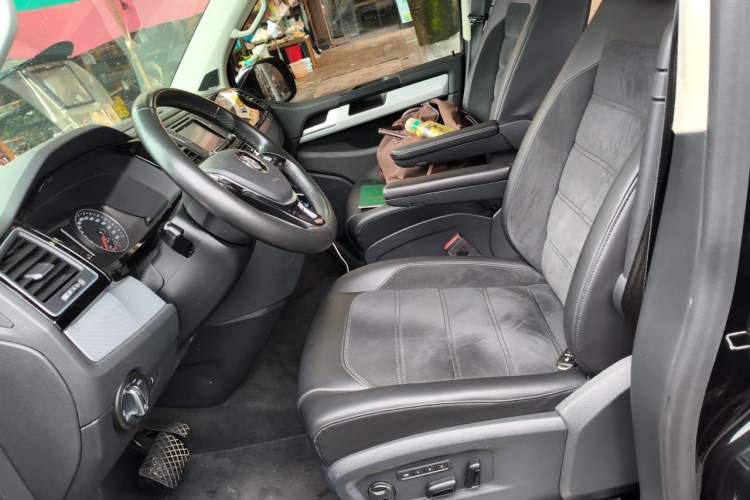 Used Volkswagen Multivan 2016 2.0 TSI 4x4 Premium Edition 7-Seater Left Front Seat