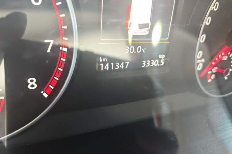 Used Volkswagen Multivan 2016 2.0 TSI 4x4 Premium Edition 7-Seater Odometer Close Up