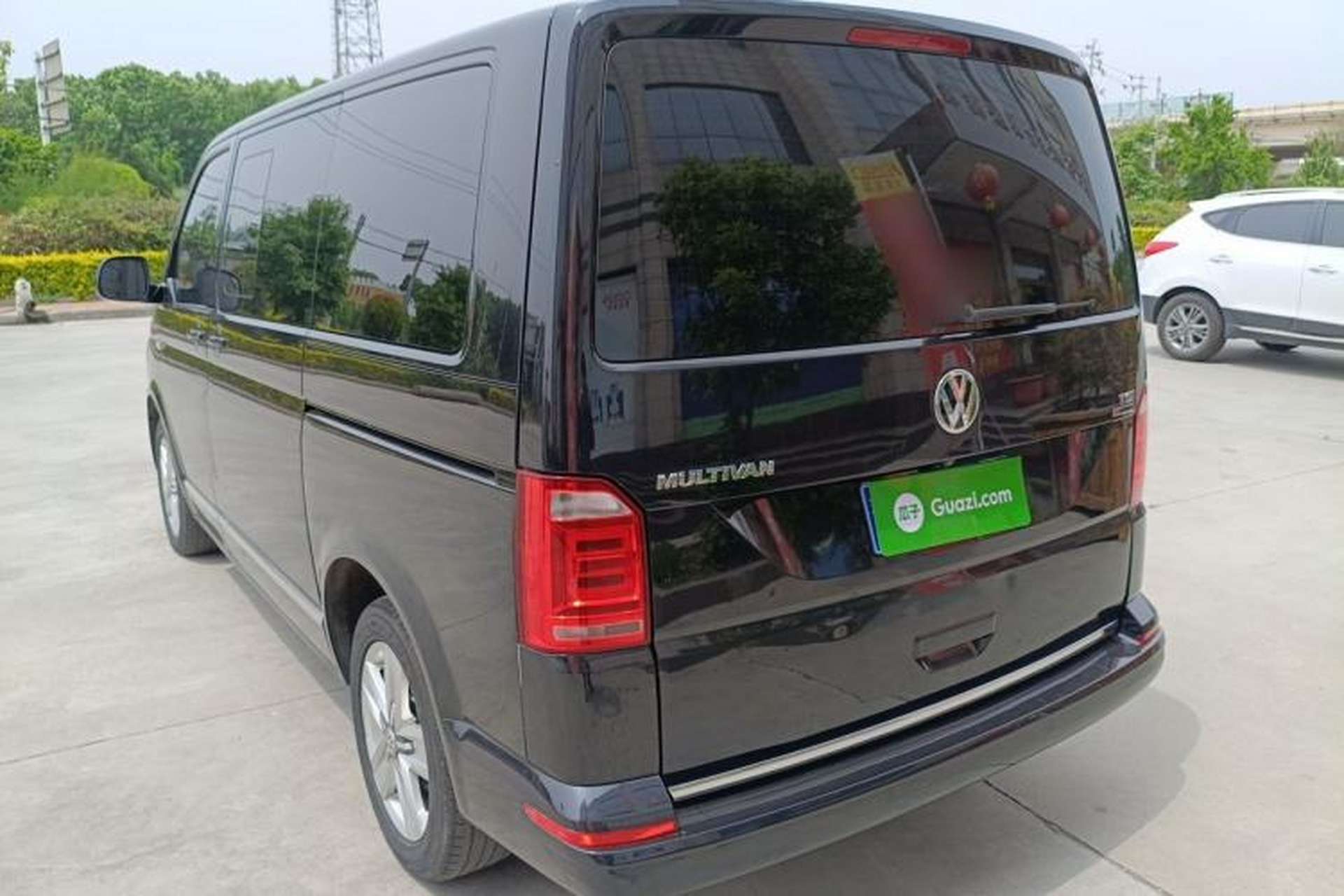 Used Volkswagen Multivan 2016 2.0 TSI 4x4 Premium Edition 7-Seater Rear Left 45 Deg