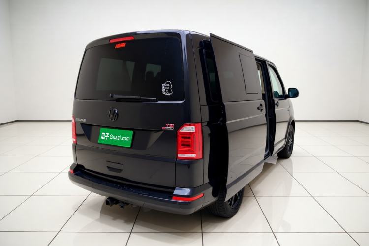 Used Volkswagen Multivan 2016 2.0 TSI 4x4 Premium Edition 7-Seater Rear Right 45 Deg
