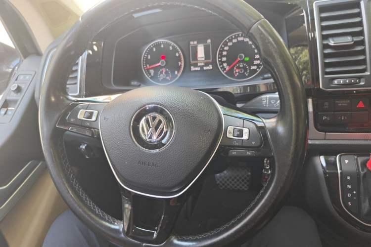 Used Volkswagen Multivan 2016 2.0 TSI 4x4 Premium Edition 7-Seater Steering Wheel