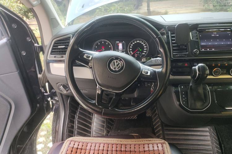 Used Volkswagen Multivan 2016 2.0 TSI Two-Wheel Drive Luxury Edition 7 Seats Steering Wheel