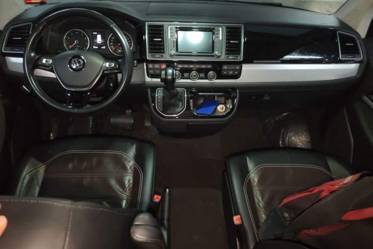Used Volkswagen Multivan 2016 2.0 TSI 4x4 Premium Edition 7-Seater Center Console