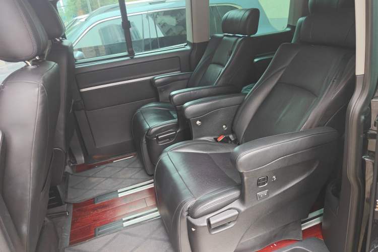 Used Volkswagen Multivan 2016 2.0 TSI Two-Wheel Drive Luxury Edition 7 Seats Left Rear Seat