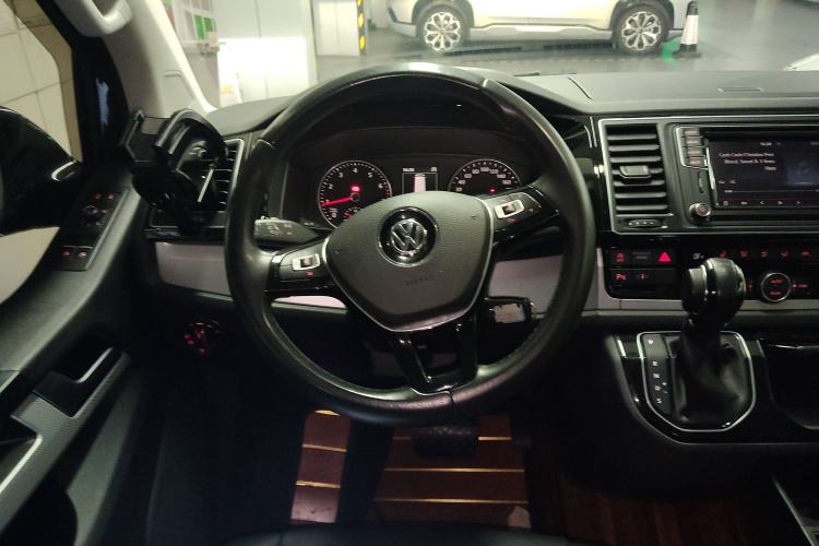 Used Volkswagen Multivan 2016 2.0 TSI Two-Wheel Drive Luxury Edition 7 Seats Steering Wheel