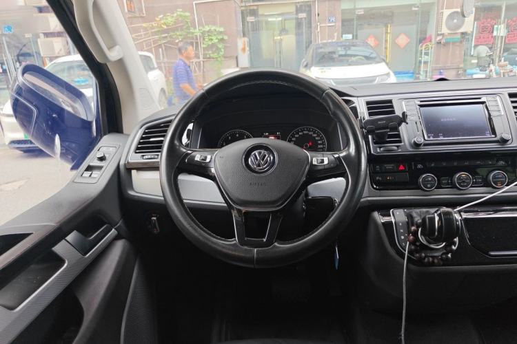 Used Volkswagen Multivan 2016 2.0 TSI Two-Wheel Drive Luxury Edition 7 Seats Steering Wheel