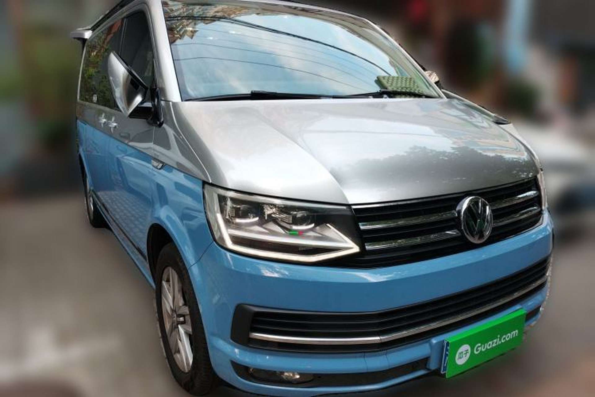 Used Volkswagen Multivan 2016 2.0 TSI Two-Wheel Drive Luxury Edition 7 Seats Front Right 45 Deg