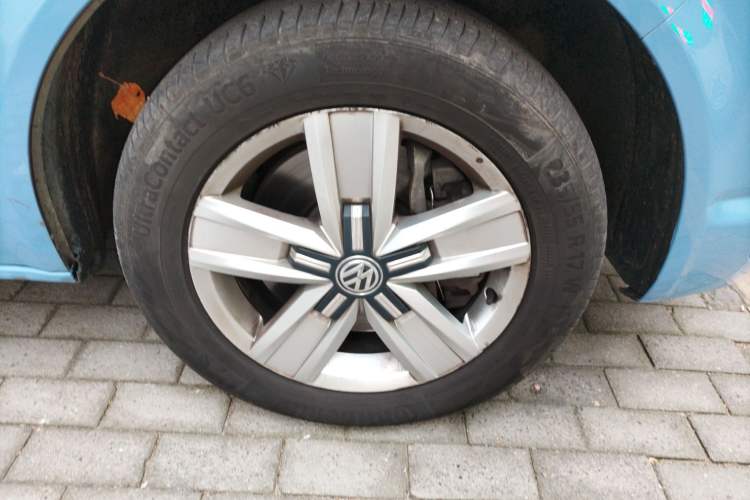 Used Volkswagen Multivan 2016 2.0 TSI Two-Wheel Drive Luxury Edition 7 Seats Right Front Wheel Hub