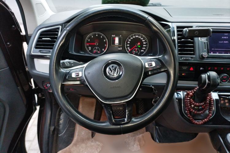 Used Volkswagen Multivan 2016 2.0 TSI Two-Wheel Drive Luxury Edition 7 Seats Steering Wheel