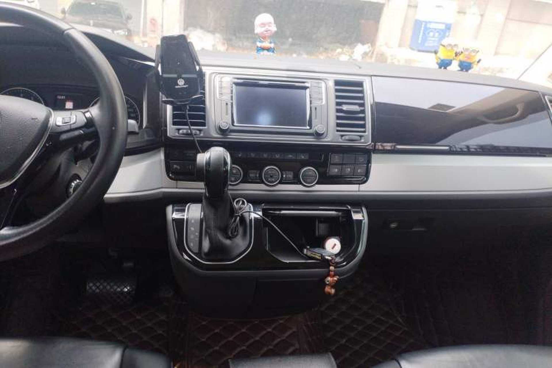 Used Volkswagen Multivan 2016 2.0 TSI 4x4 Premium Edition 7-Seater Center Console
